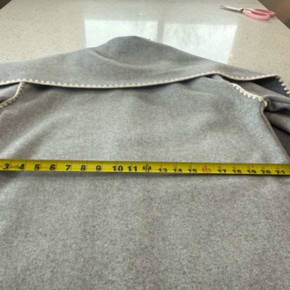 Marc New York Andrew Marc Gray Jacket with White Trim - Picture 13 of 14